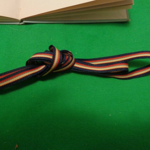 EARLY PAST VINTAGE AS-IS CARDS BOOK DESSERT DISH SAUCER HOLDER DOILY RIBBON LOT - Picture 13 of 15